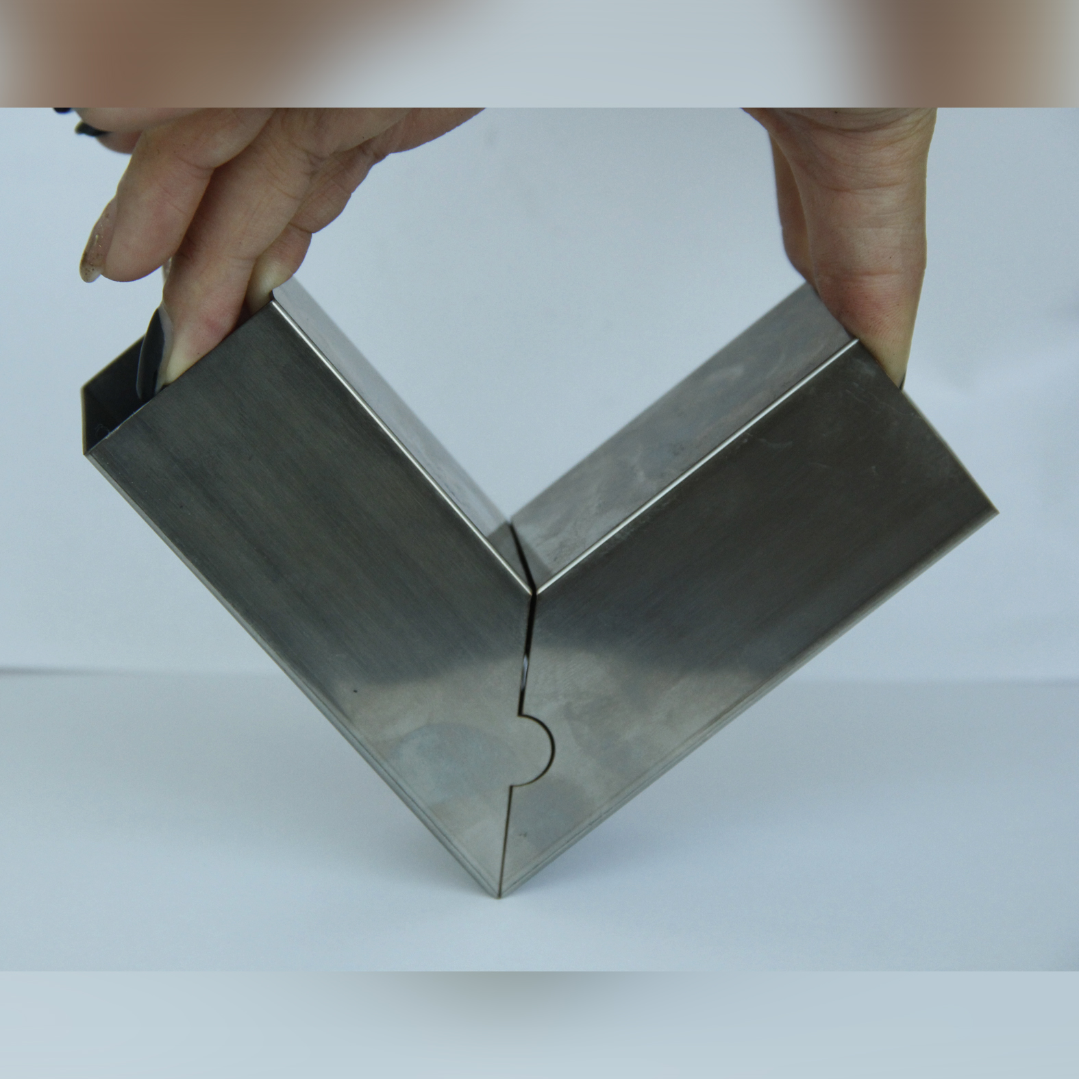 Vláknová laserová řezačka pro řezání kovových ocelových trubek